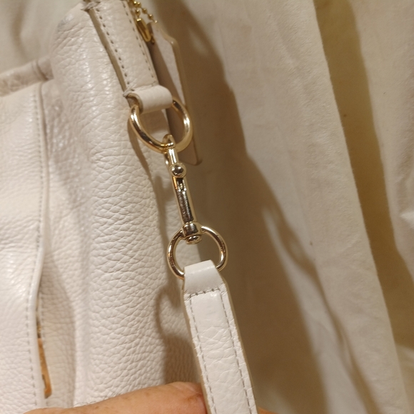 Coach Isabella - Picture 6 of 14